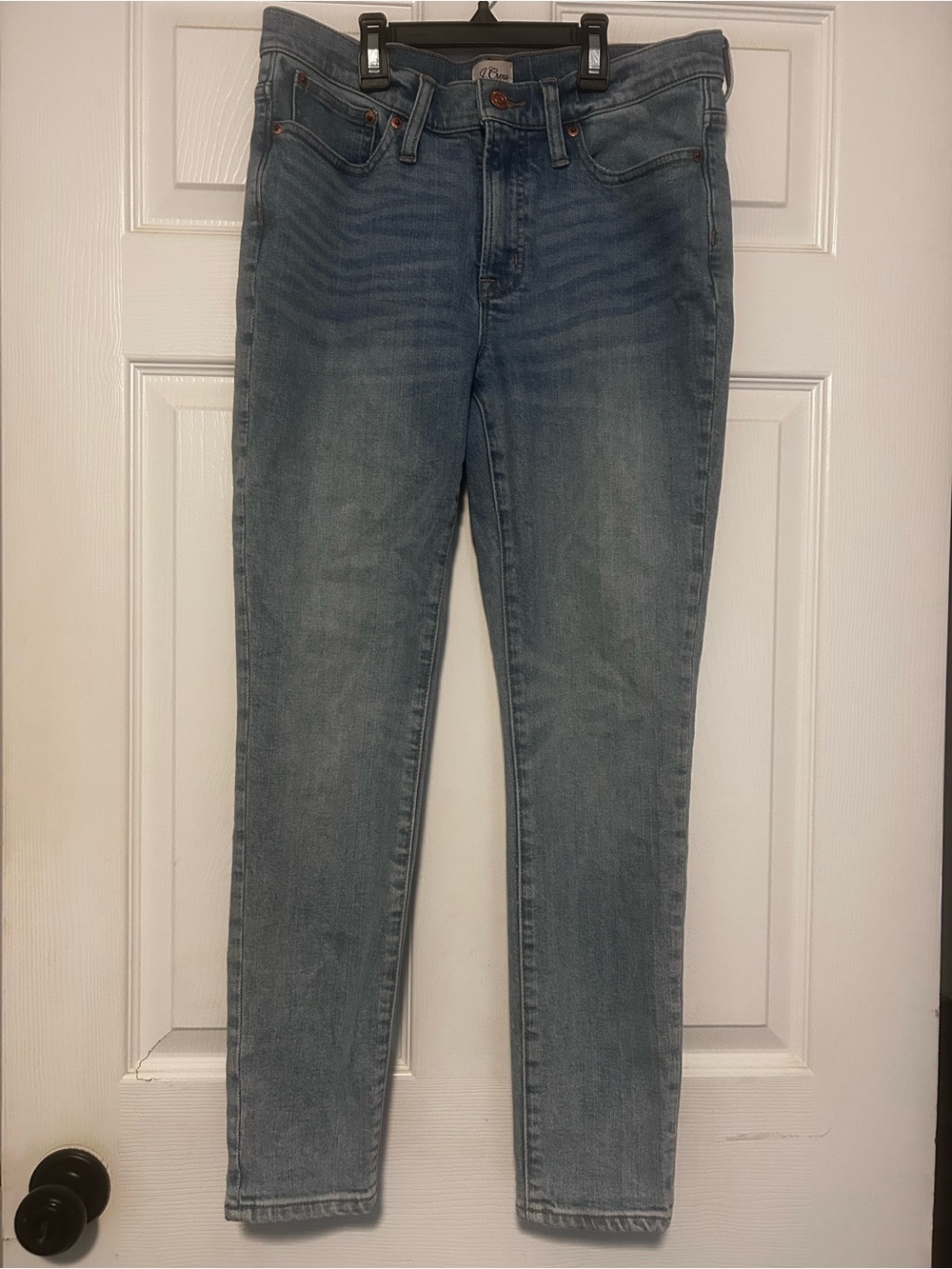 J. Crew Women’s 9” Toothpick Jeans. Size 28. Light wash.